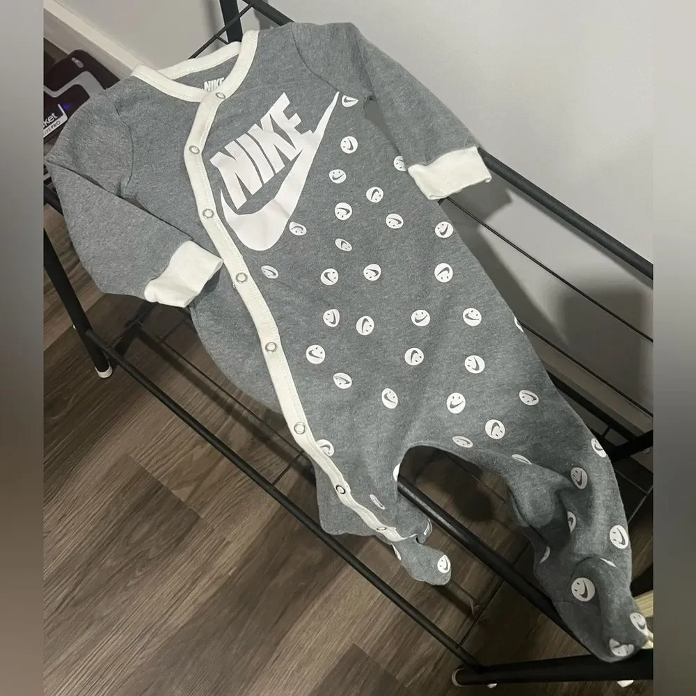 Nike Sleeper Size 6 Months